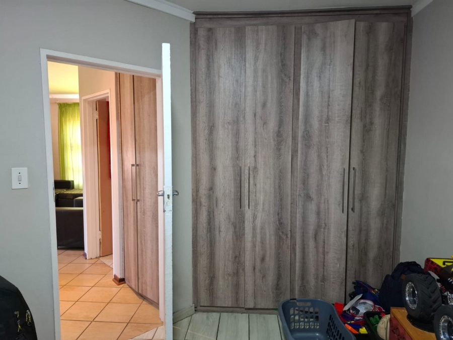 2 Bedroom Property for Sale in Langenhovenpark Free State